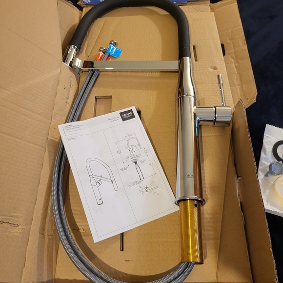 NIB GROHE Essence semi-pro faucet - Picture 5 of 9